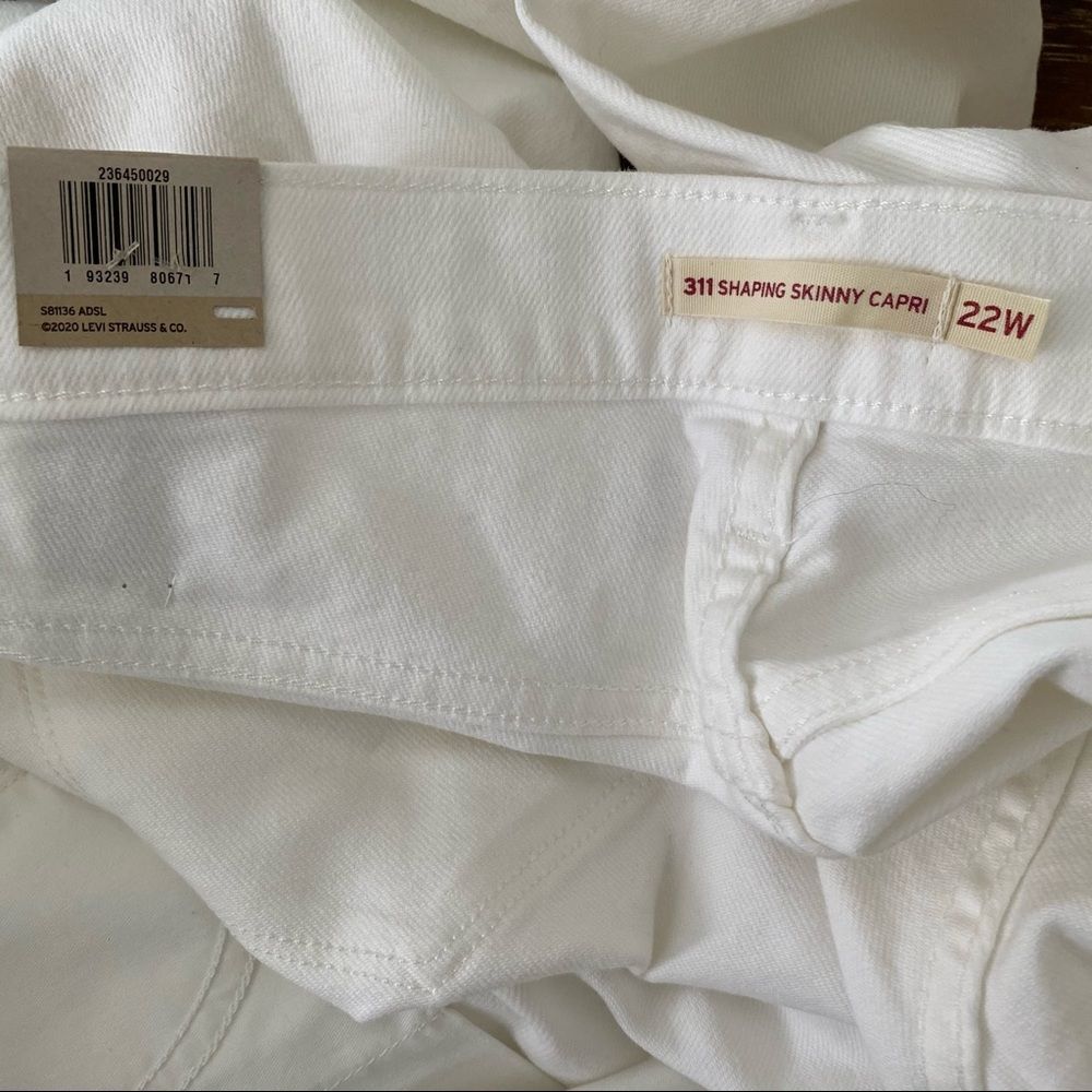 NEW Levi’s 311 shaping skinny Capri jeans 22W - Picture 10 of 10